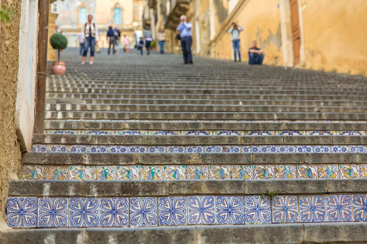 Affittacamere La Piazzetta カルタジローネ エクステリア 写真